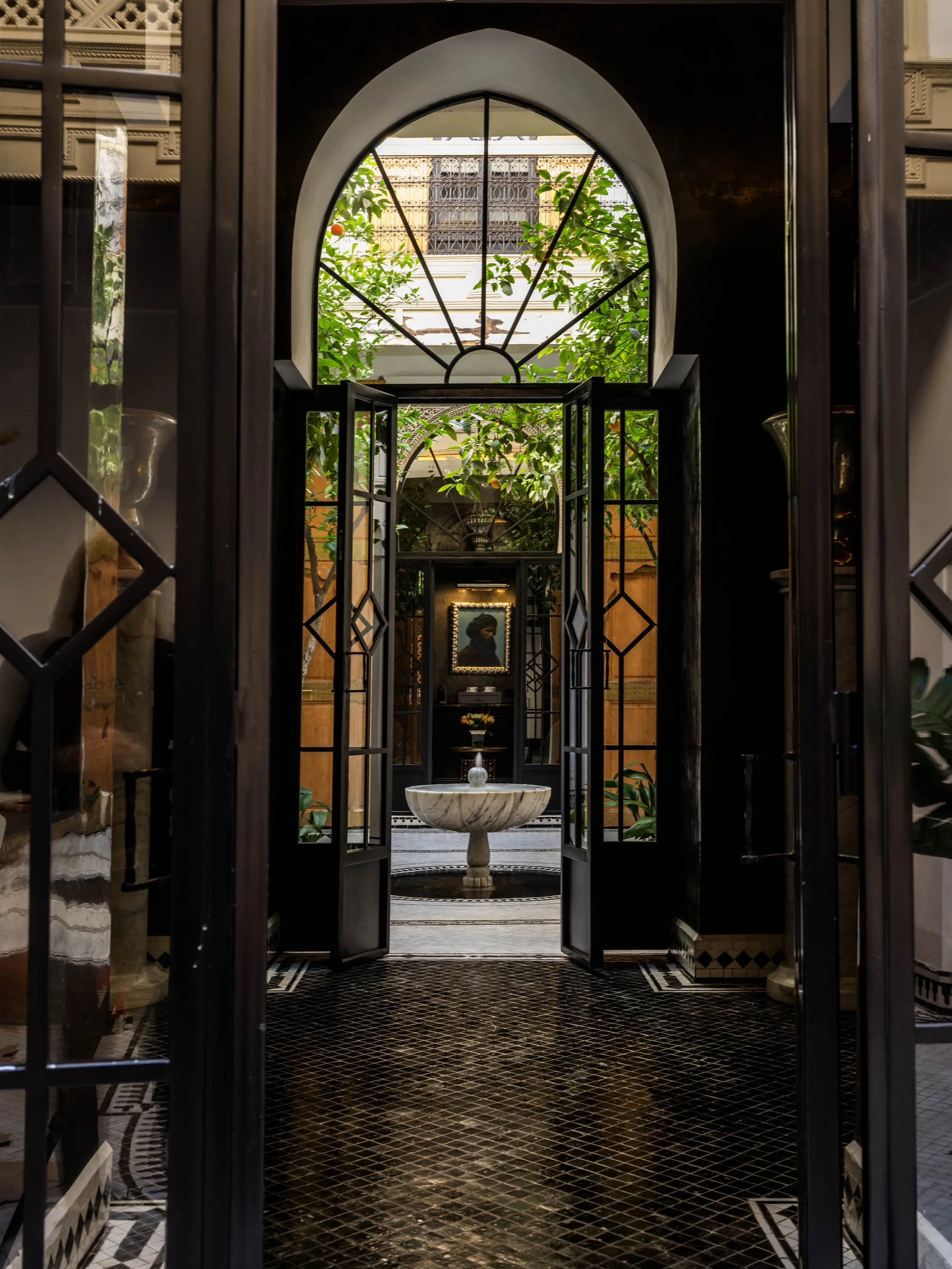 Le patio, de nuit